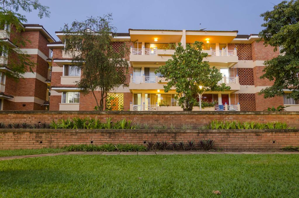 Golf Course Apartments كامبالا المظهر الخارجي الصورة